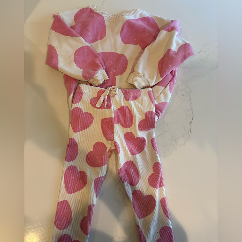 Zara size 2-3T Girls set with hearts